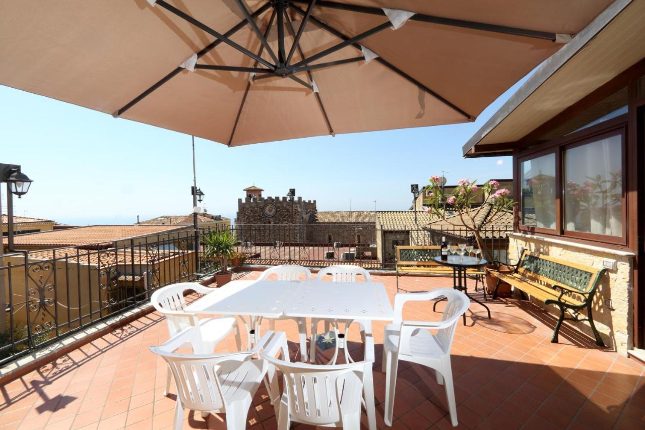 Casa la Boheme Apartment Taormina Bagian luar foto